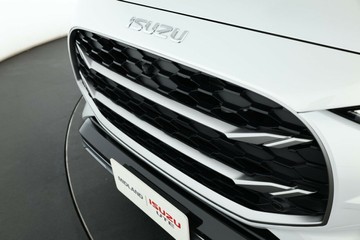 https://vehicle-cdn.autoleague.cloud/30352_950446766_8.jpg