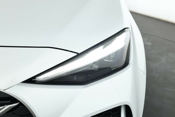 https://vehicle-cdn.autoleague.cloud/30352_950446766_9.jpg
