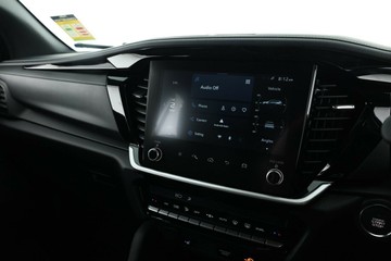 https://vehicle-cdn.autoleague.cloud/30352_950532449_14.jpg