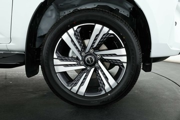 https://vehicle-cdn.autoleague.cloud/30352_950532449_21.jpg