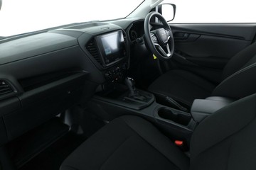 https://vehicle-cdn.autoleague.cloud/30352_950554325_34.jpg