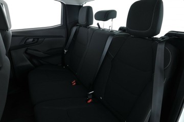 https://vehicle-cdn.autoleague.cloud/30352_950554325_35.jpg