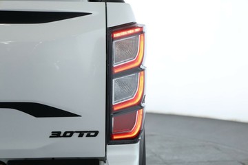 https://vehicle-cdn.autoleague.cloud/30352_950554431_16.jpg