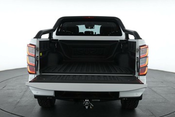 https://vehicle-cdn.autoleague.cloud/30352_950554431_17.jpg