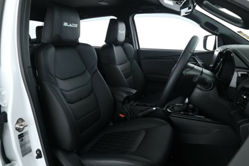 https://vehicle-cdn.autoleague.cloud/30352_950554431_20.jpg