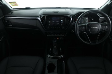 https://vehicle-cdn.autoleague.cloud/30352_950554431_35.jpg