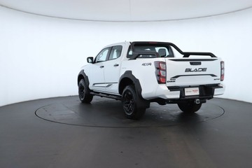https://vehicle-cdn.autoleague.cloud/30352_950554456_12.jpg