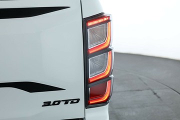 https://vehicle-cdn.autoleague.cloud/30352_950554456_14.jpg
