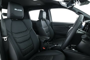 https://vehicle-cdn.autoleague.cloud/30352_950554456_18.jpg