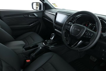 https://vehicle-cdn.autoleague.cloud/30352_950554456_19.jpg