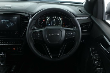 https://vehicle-cdn.autoleague.cloud/30352_950554456_20.jpg