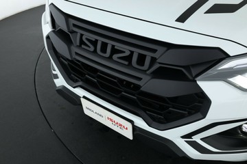https://vehicle-cdn.autoleague.cloud/30352_950554456_7.jpg