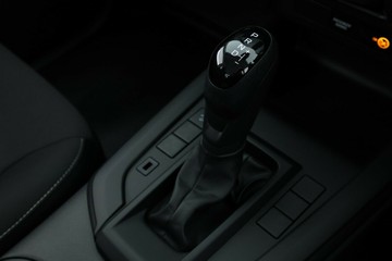https://vehicle-cdn.autoleague.cloud/30352_950554752_28.jpg