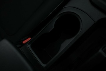https://vehicle-cdn.autoleague.cloud/30352_950554752_29.jpg