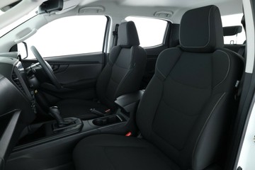 https://vehicle-cdn.autoleague.cloud/30352_950554752_31.jpg