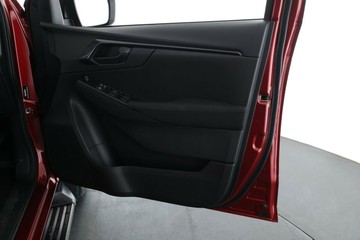https://vehicle-cdn.autoleague.cloud/30352_950554973_16.jpg