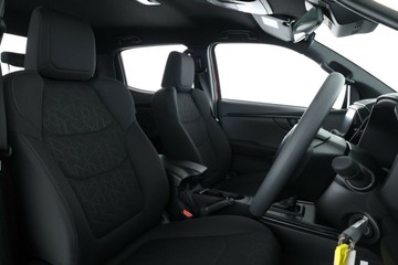 https://vehicle-cdn.autoleague.cloud/30352_950554973_17.jpg