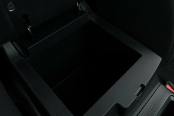 https://vehicle-cdn.autoleague.cloud/30352_950554973_28.jpg
