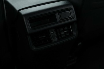 https://vehicle-cdn.autoleague.cloud/30352_950554973_32.jpg
