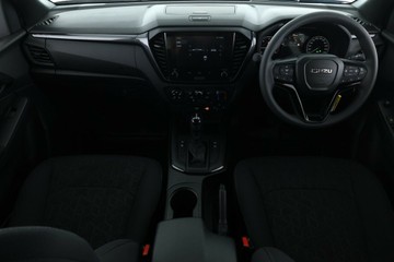 https://vehicle-cdn.autoleague.cloud/30352_950554973_34.jpg