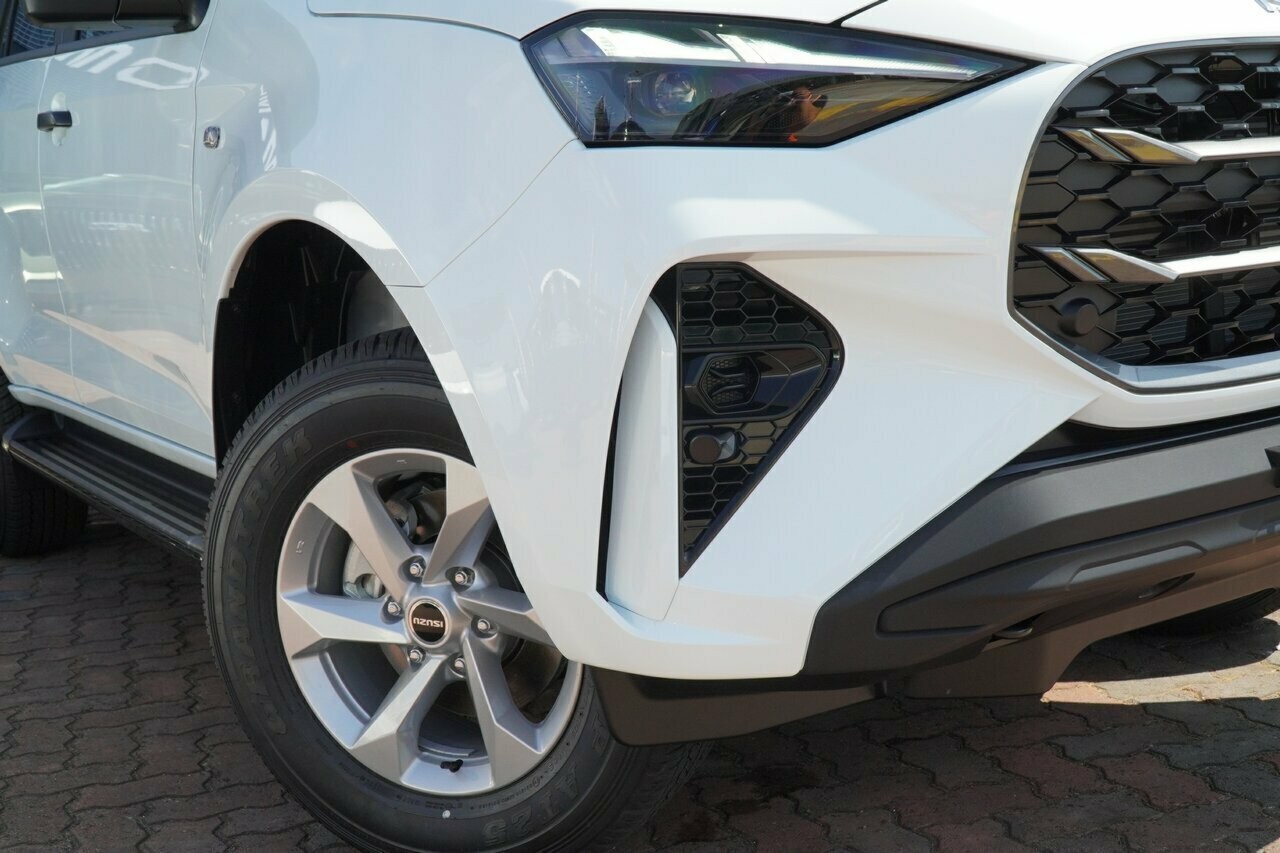 Isuzu Mu-x image 2
