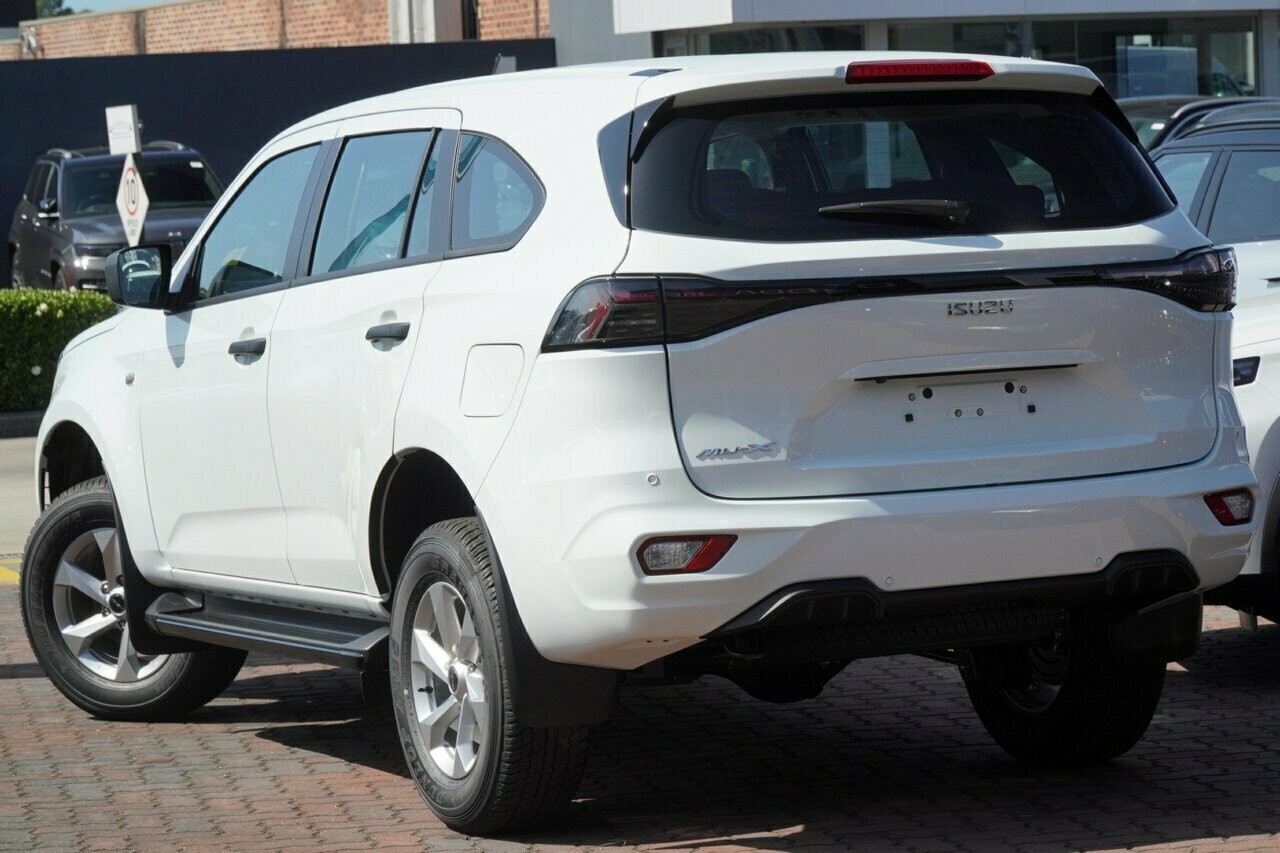 Isuzu Mu-x image 3
