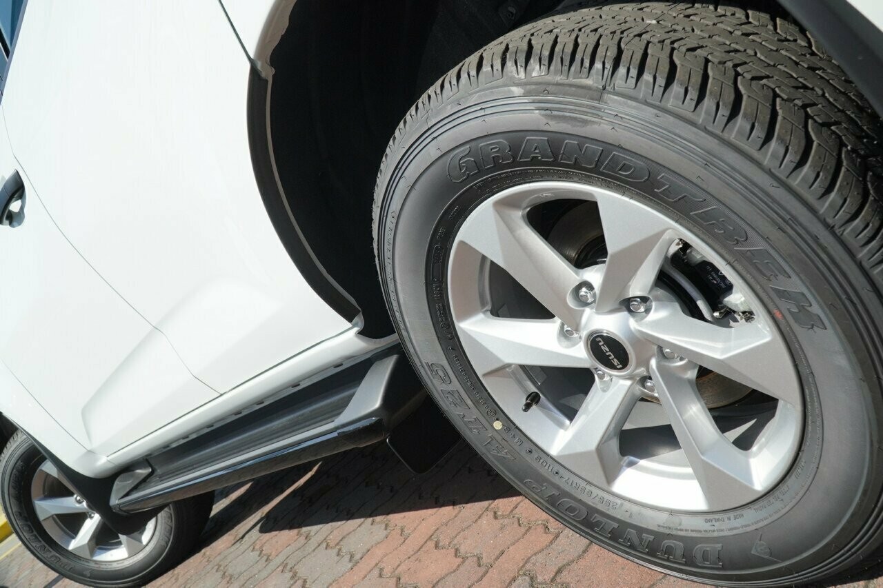 Isuzu Mu-x image 4