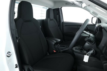 https://vehicle-cdn.autoleague.cloud/30352_950809130_18.jpg