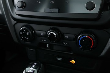 https://vehicle-cdn.autoleague.cloud/30352_950809130_26.jpg