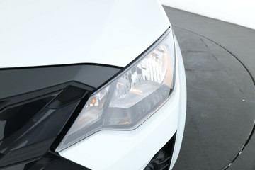 https://vehicle-cdn.autoleague.cloud/30352_950809130_8.jpg