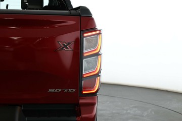 https://vehicle-cdn.autoleague.cloud/30352_950809968_14.jpg
