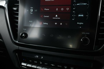 https://vehicle-cdn.autoleague.cloud/30352_950809968_25.jpg