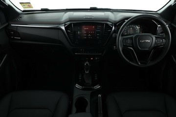 https://vehicle-cdn.autoleague.cloud/30352_950809968_34.jpg