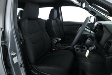 https://vehicle-cdn.autoleague.cloud/30352_950810282_18.jpg