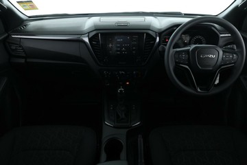 https://vehicle-cdn.autoleague.cloud/30352_950810282_30.jpg