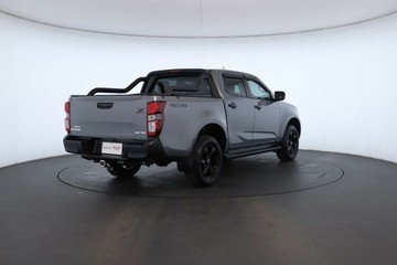 https://vehicle-cdn.autoleague.cloud/30352_950810288_16.jpg