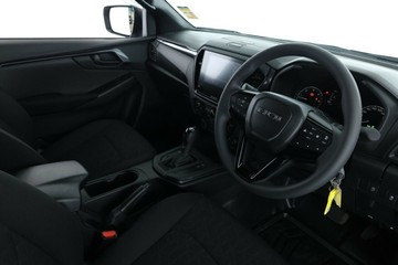 https://vehicle-cdn.autoleague.cloud/30352_950810288_19.jpg