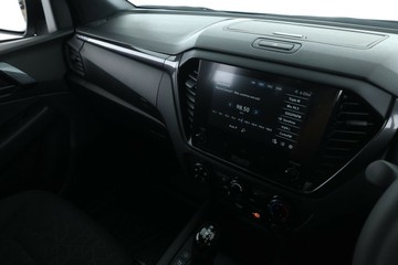 https://vehicle-cdn.autoleague.cloud/30352_950810288_22.jpg
