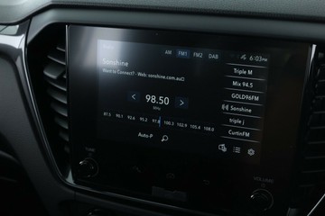 https://vehicle-cdn.autoleague.cloud/30352_950810288_23.jpg
