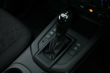 https://vehicle-cdn.autoleague.cloud/30352_950810288_27.jpg