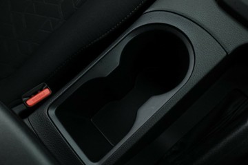 https://vehicle-cdn.autoleague.cloud/30352_950810288_28.jpg