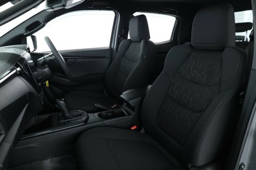 https://vehicle-cdn.autoleague.cloud/30352_950810288_30.jpg