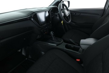 https://vehicle-cdn.autoleague.cloud/30352_950810288_31.jpg