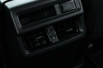 https://vehicle-cdn.autoleague.cloud/30352_950810288_33.jpg
