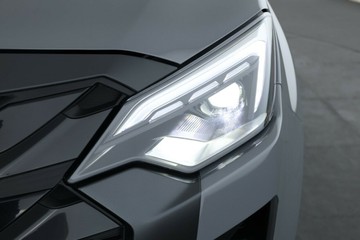 https://vehicle-cdn.autoleague.cloud/30352_950810288_8.jpg