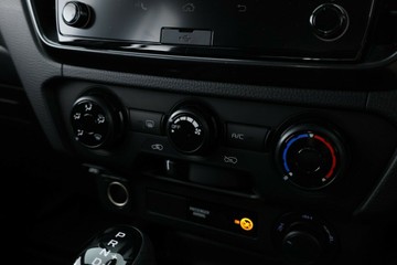 https://vehicle-cdn.autoleague.cloud/30352_950810358_25.jpg