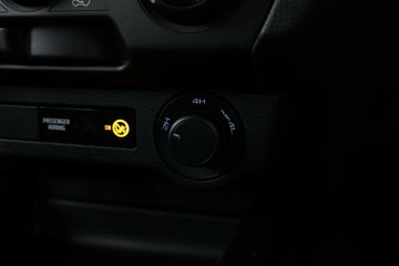 https://vehicle-cdn.autoleague.cloud/30352_950810358_27.jpg