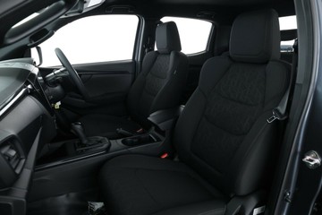 https://vehicle-cdn.autoleague.cloud/30352_950810358_30.jpg