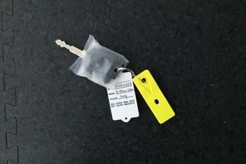 https://vehicle-cdn.autoleague.cloud/30352_950810358_34.jpg
