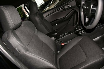 https://vehicle-cdn.autoleague.cloud/30352_950810384_10.jpg